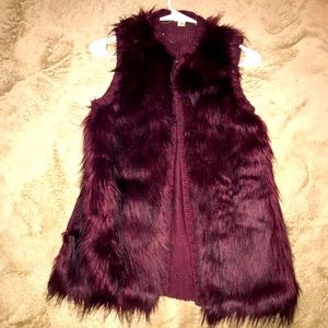 xhiliration Maroon faux fur vest.